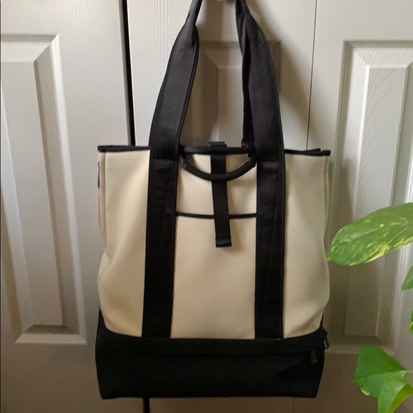 Athleta Handbags - Caraa X Athleta Everyday Vinyasa Tote